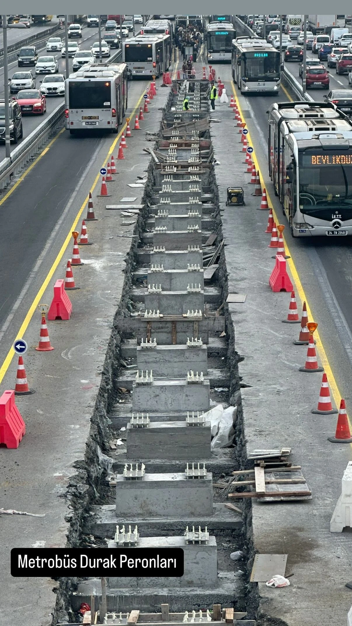 İBB METROBÜS PERONLARI
